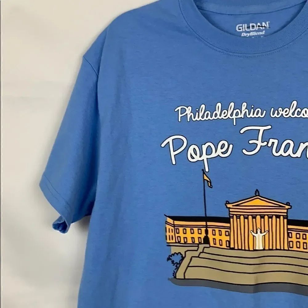 Gilden Philadelphia Pope Francis t- shirt - Picture 3 of 7